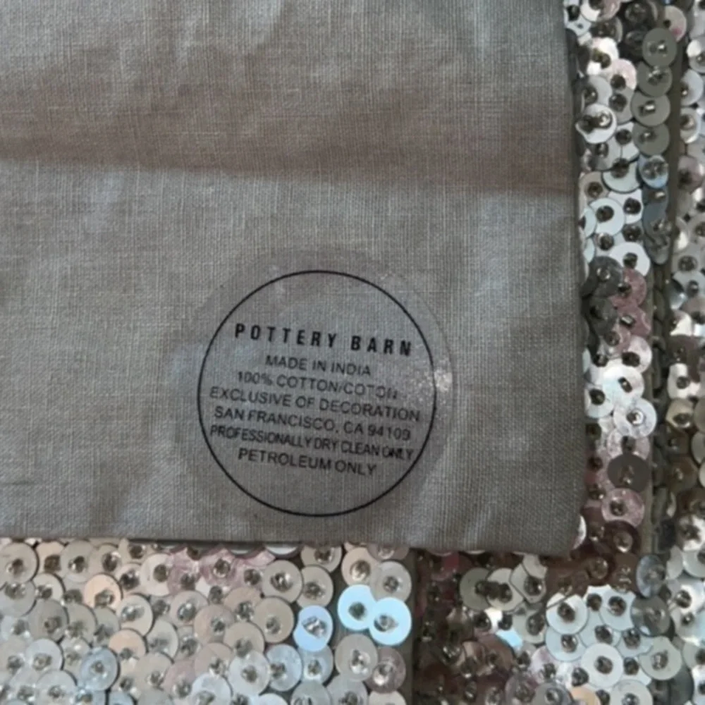 Set of 8 Pottery‎ Barn Modern Beaded Metallic Sequin Silver Square Placemats